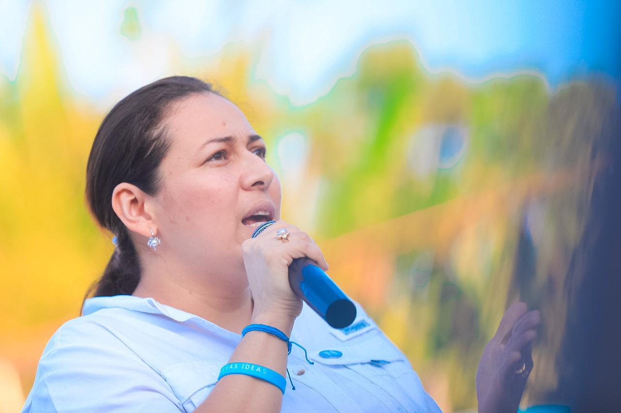 Cecilia Rivera tilda de "hipócritas" a diputados que orquestaron fallido Golpe de Estado contra el Presidente Bukele cecilia-rivera-tilda-de-hipocritas-a-diputados-que-orquestaron-fallido-golpe-de-estado-contra-el-presidente-bukele